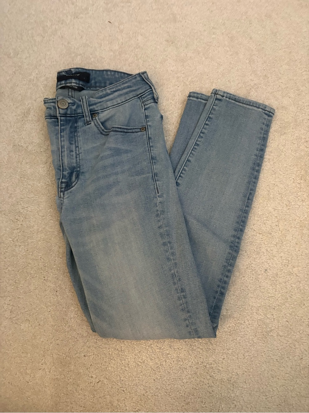 Aeropostale Women's Light Wash Skinny Jeans